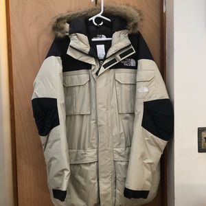 THE NORTH FACE PUFFER JACKET